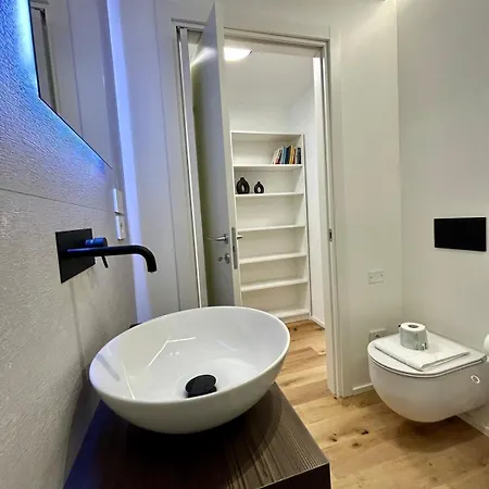 Kibilu Luxury Apt With Terrace, Isola District And Near Garibaldi Station Milan Exterior photo